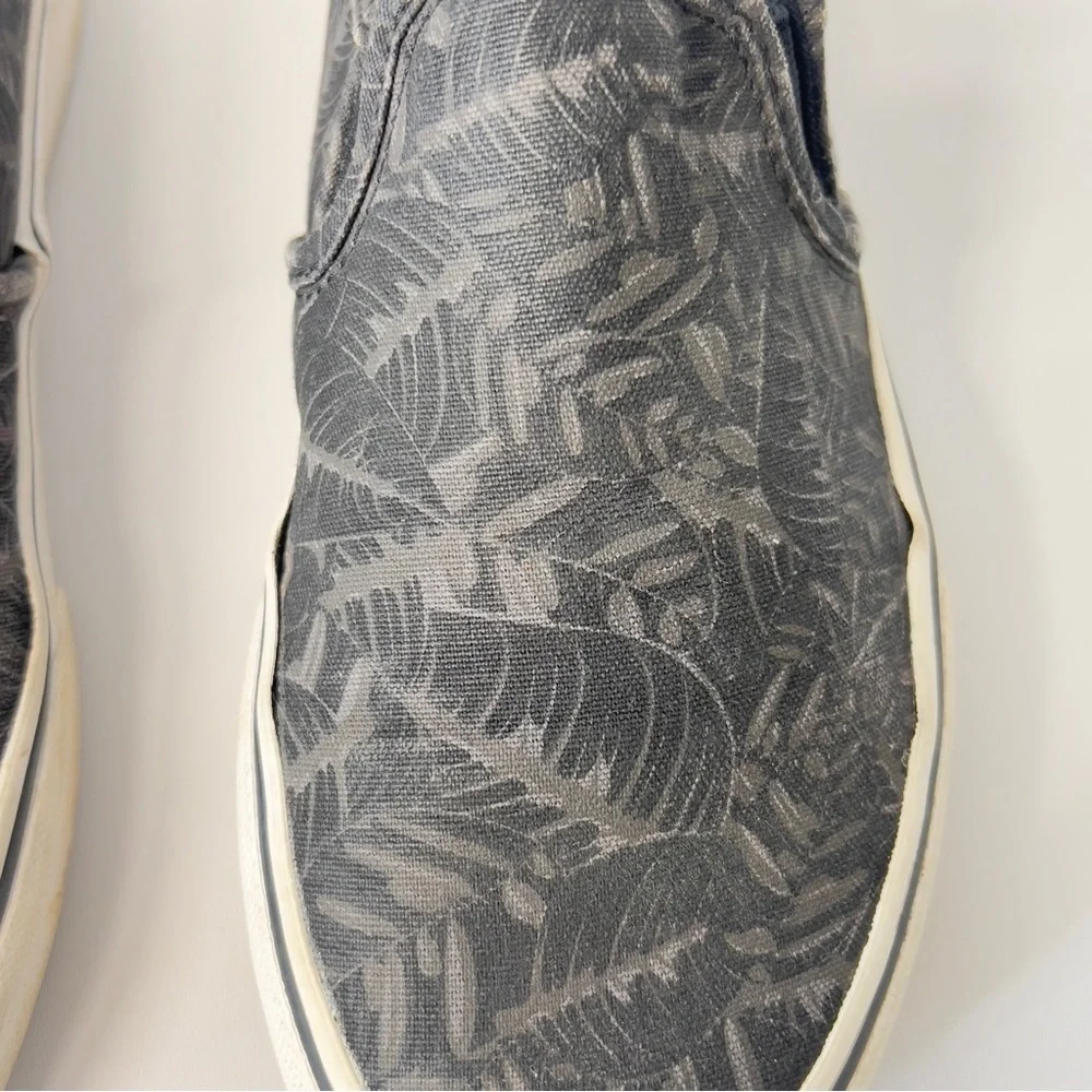 Vans Women’s 7.5 Gray Tropical Leaf Patterned Slip-On Shoes - Picture 8 of 10